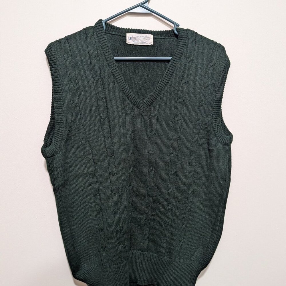 Vintage Kmart Men's 100% Acrylic V-neck Pullover Sweater Vest Cable Knit M